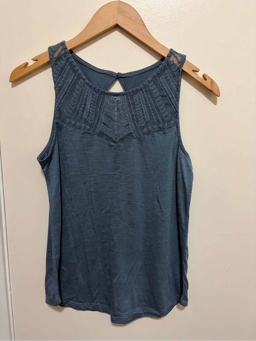 Sleeveless Blue Crochet Yoke Tank Top